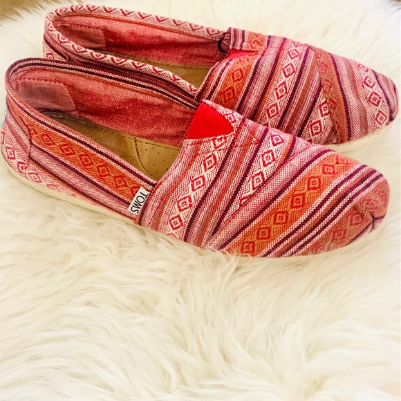 TOMS Women's Classic Tribal Red Slip On Size 9 - Picture 4 of 8